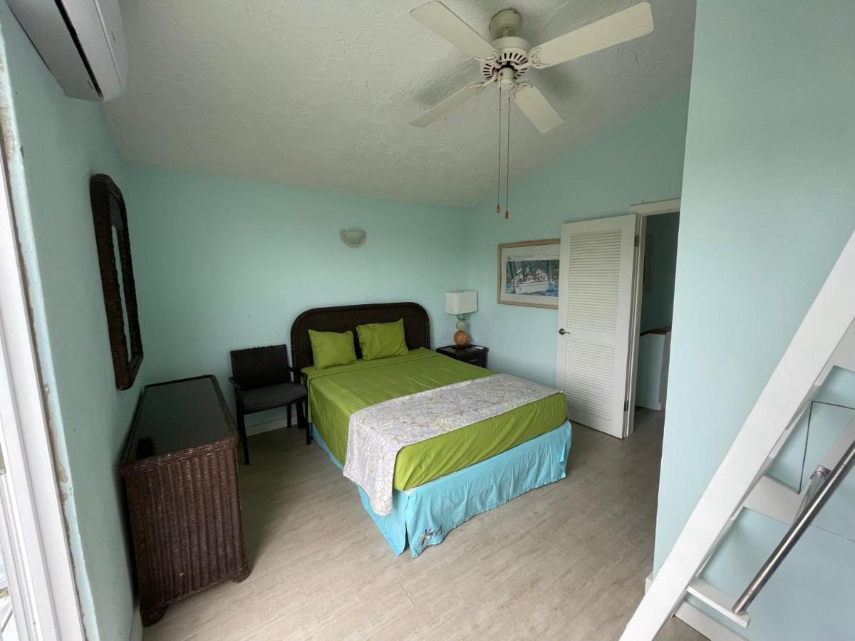 Sunny Villa In The Marina - Excellent Water Views Jolly Harbour Exterior photo
