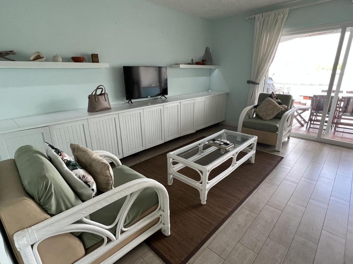 Sunny Villa In The Marina - Excellent Water Views Jolly Harbour Exterior photo